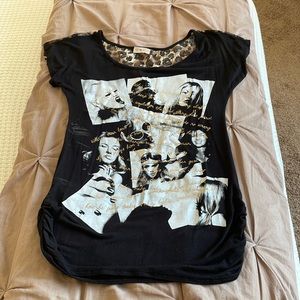Free kisses women black /leopard shirt ,size M . New without tag
